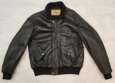 schwarze schwere Lederjacke