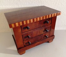 Dekorative modellkommode - dekorative,