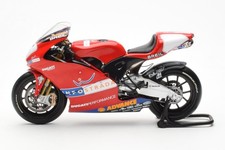 122020099 Ducati Desmosedici MotoGP Prova Minichamps 1/12
