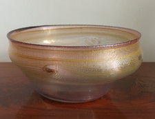 Eisch Glasschale  goldfarben, zartes Pfauenfedermuster, signiert