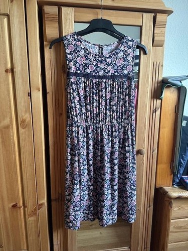 Süßes kleid ohne - kleid, peek