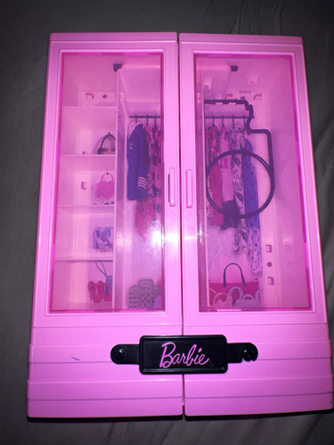 Barbie kleiderschrank aus - kleiderschrank,