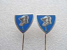 2 x alte Anstecknadel -