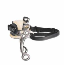 AMKA Hackamore, Fell