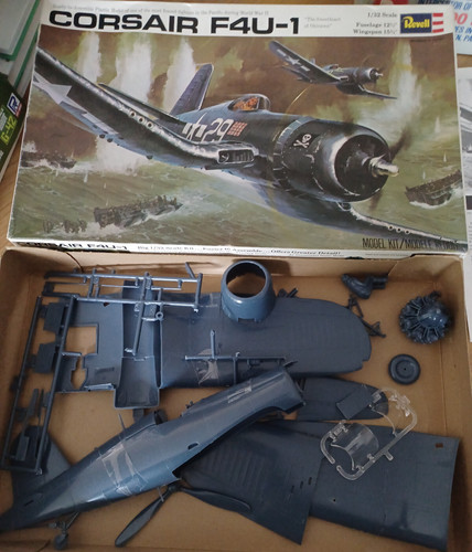 Revell 278 corsair - 1:32,