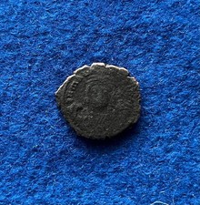 Mauricius Tiberius Halbfollis