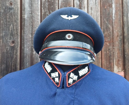 Uniform einer privatbahn von - einer,