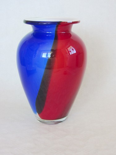 Glasvase mit auffälligem