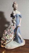 Porzellanfigur Frau mit