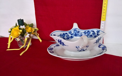 Sauciere mit teller - sauciere,