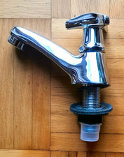 Waschbecken Standhahn verchromt, gebraucht, fast wie neu.