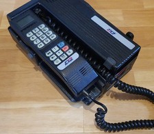 Motorola International 1000 Porty "D2 Privat" – Vintage GSM-Autotelefon von 1991