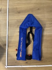 Ehem. Automatikschwimmweste