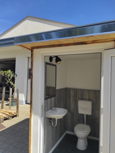 Container mit waschbecken - wc,