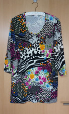 Damen Shirt halbarm Gr. 52 schwarz/weiss mit Blumendruck von Atelier Creation