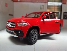 Mercedes Benz X Klasse rot