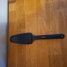 Tupperware Tortenheber, Küchenhelfer , Griffbereit.Schwarz, 30cm.Lx8cm.Bx0,5cm.H