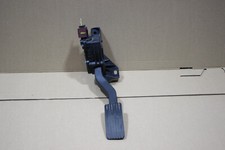 Gaspedal MN125792 /