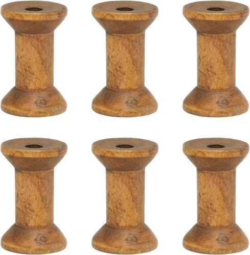 Leere holzspulen aus holz - leere,