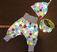 NEU Gr. 62 Baby 3-teiliges Erstlingsset Pumphose Knoten-Mütze Wendehalstuch