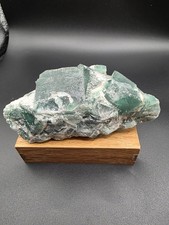 Fluorit Stufe Madagaskar 11x5x4cm,360Gramm.