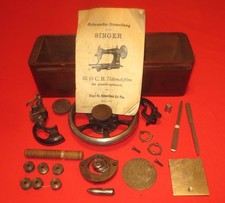 Eine  alte SINGER  -  Nähmaschinen - Schublade  mit div. Ersatzteile      (15)