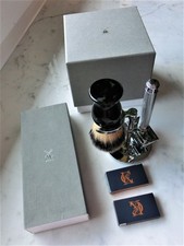 Rasier Set:  Mühle TRADITIONAL Rasierhobel und Mühle Halter + Pinsel von Echolly