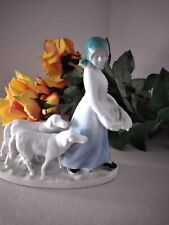 Porzelanfigur Schäferin mit Schafen.höhe ca17cm Thűringen