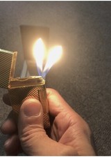 Zweiflammiges Gasfeuerzeug von