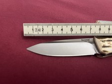 Lionsteel Taschenmesser a Sammlung mit Hirschhorngriffschalen & D2-Stahl-Klinge