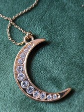 Kette mit Anhänger Mond