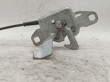 MOTORHAUBENSCHLOSS VORNE /