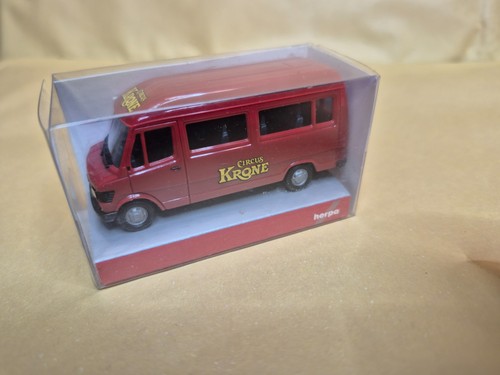 Zirkus krone transporter spur - zirkus,