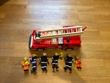 Feuerwehrauto aus Massivholz