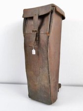 Lederner Behälter für ein Scherenfernrohr. Keine sichtbaren Markierungen, Aussen