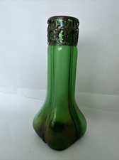Grün irisierende Glas Vase - Lötz   mit Metallmontierung