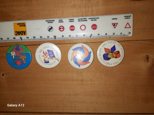 Sie bieten auf anstecker - bieten,