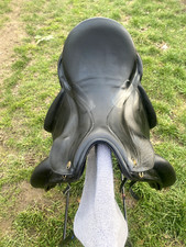 Hennig Dressursattel 17,5", gebraucht, schwarz, Monoblatt