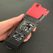 1PC NEW   safety door switch