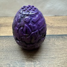 Vintage Monster Ei Versteck