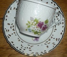 1 Kaffeetasse + Untertasse  Alt  Mitterteich Durchbrucharbeit Veilchen  Goldrand