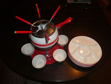 Fondue mit Zubehör und Tellern für 6 Personen