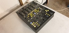 Behringer DDM4000 Digitales DJ Mischpult, 4 Kanal, Stereo, Phono-MM/Aux/Mikro