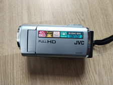 JVC GZ-E10 Full HD Everio Camcorder VideoKamera mit Zubehörpaket | Silber