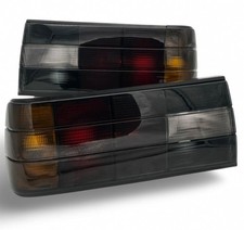 Schwarze Rückleuchten für