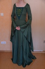 Hochwertiges Mittelalterkleid Kostüm grün wie neu