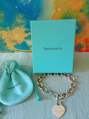 Tiffany return to - &,