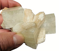 Apophyllit xx hellgrün mit Stilbit xx  beige von  Poona  Dekkan Trap  in Indien