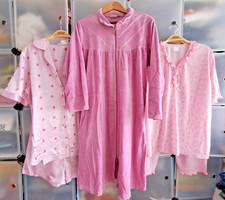 2x Schlafanzug + Morgenmantel