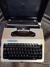 Alte DDR Schreibmaschine Robotron Cella, Reiseschreibmaschine im Koffer